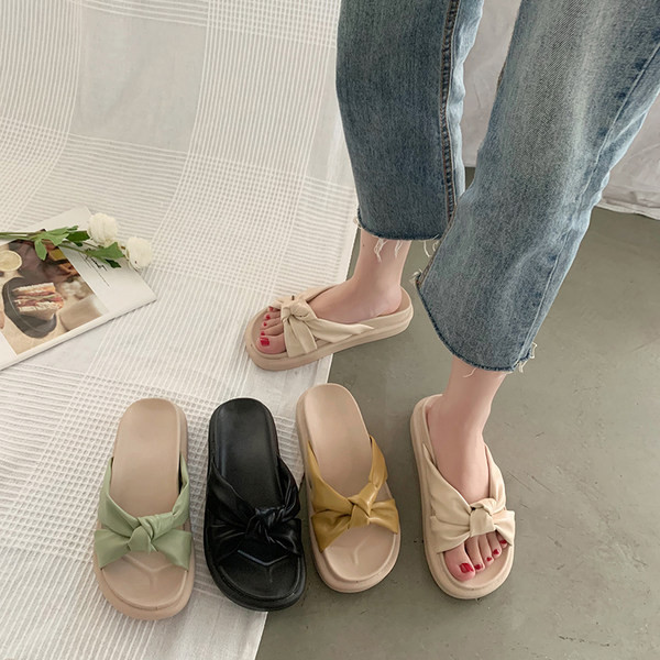 Jauns sieviešu čību modelis ar lencēm un plakanu zoli