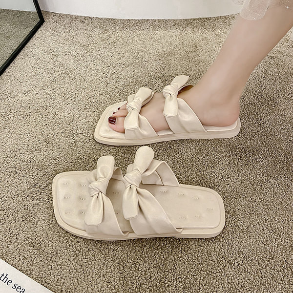 Sieviešu kvadrātveida čības no eko ādas ar lentīti