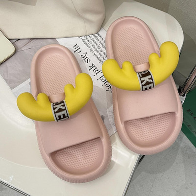 Sieviešu gumijas čības ar 3D aplikāciju