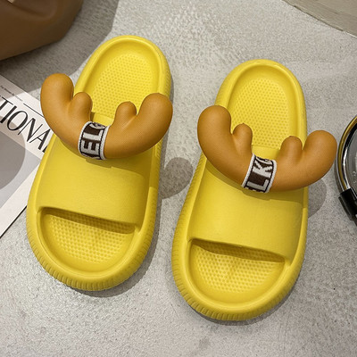 Sieviešu gumijas čības ar 3D aplikāciju