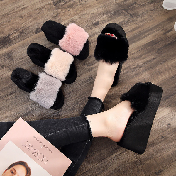 Model nou de papuci de dama cu platforma in jos