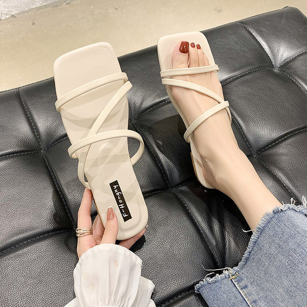 Nou model de papuci de vara cu bretele subtiri din piele ecologica