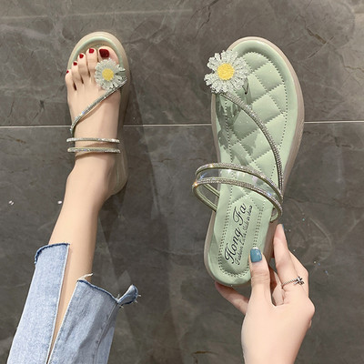 Jauns ikdienas čību modelis ar plānām lencēm un 3D ziedu