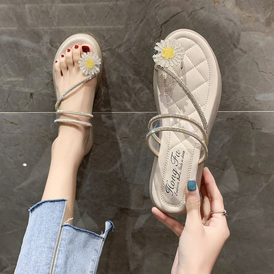 Jauns ikdienas čību modelis ar plānām lencēm un 3D ziedu