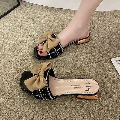 Sieviešu kvadrātveida čības ar papēdi un lenti