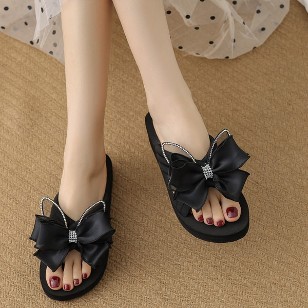 Papuci moderni de dama cu pietre si panglica