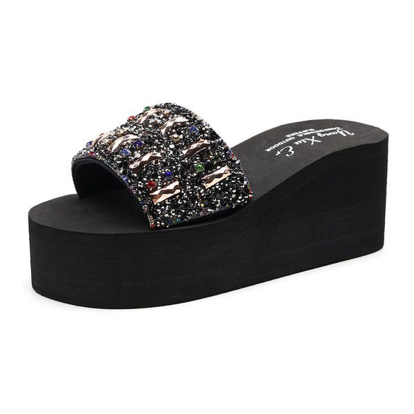 Sieviešu čības ar augstu platformu un akmeņiem