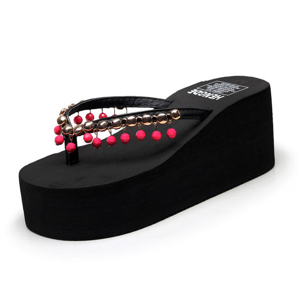 Papuci de damă între degete și decor cu mărgele