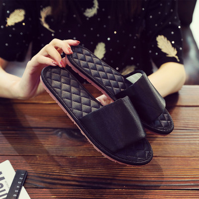 Sieviešu čības ar plakanu zoli četrās krāsās