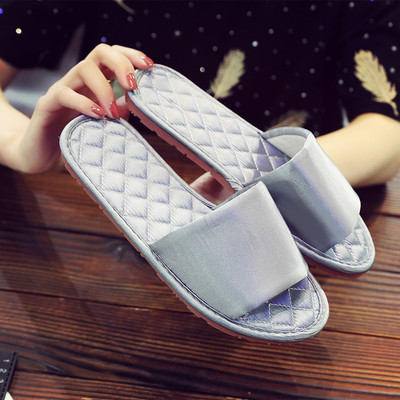 Sieviešu čības ar plakanu zoli četrās krāsās