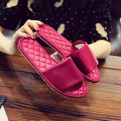 Sieviešu čības ar plakanu zoli četrās krāsās