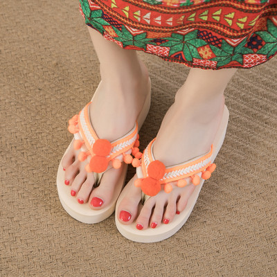 Sieviešu čības ar platformu un 3D elementiem