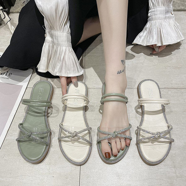 Sieviešu čības ar plānām lencēm un akmentiņiem