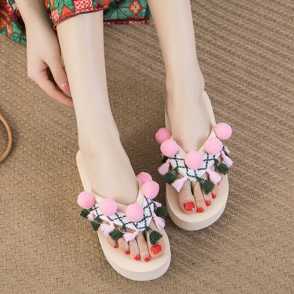 Papuci dama cu elemente 3D si platforma 5 cm