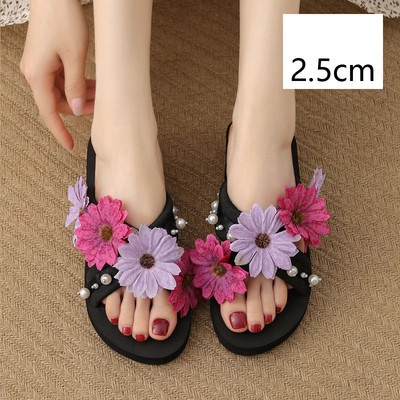 Jauns sieviešu čību modelis ar 3D ziediem