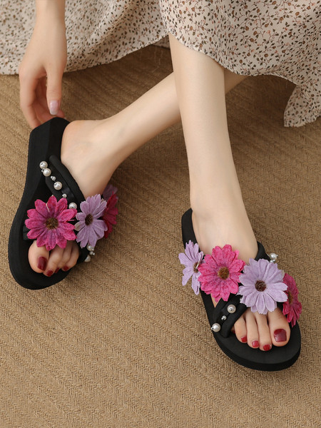 Jauns sieviešu čību modelis ar 3D ziediem