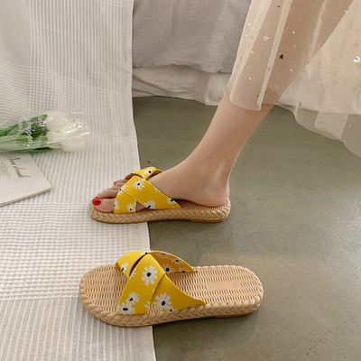 Papuci casual cu bretele încrucișate și aplicații cu flori-pentru femei