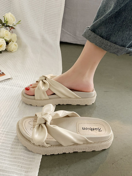 Ikdienas čības ar ādas lencēm un 4 cm zoli