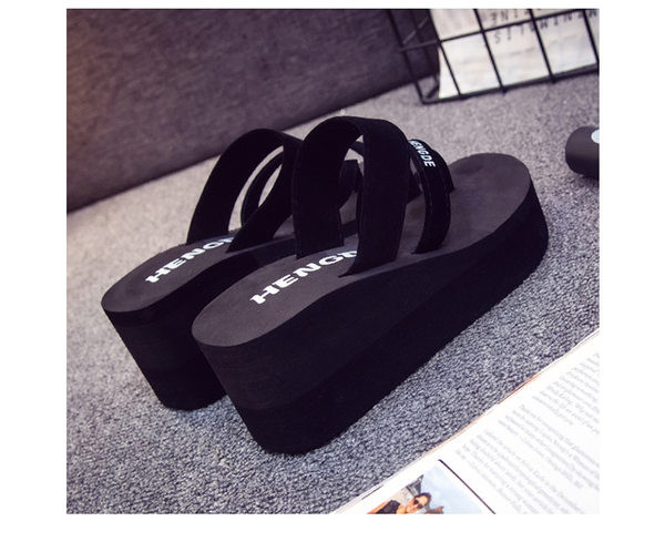 Sieviešu čības starp pirkstiem ar 7 cm platformu