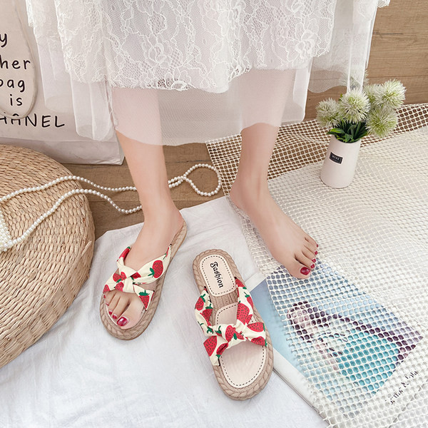 Ikdienas sieviešu čības ar aplikāciju - divu krāsu