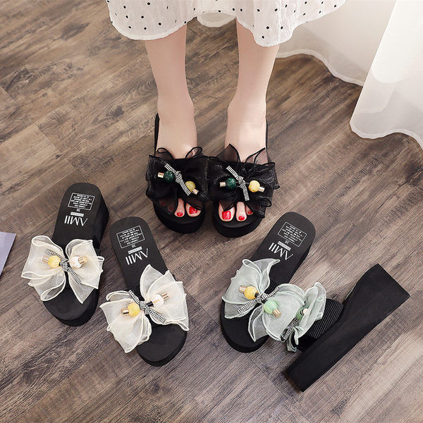 Sieviešu čības ar lenti un platformu trīs krāsās