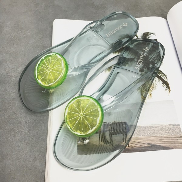 Jauns sieviešu flipu modelis ar 3D aplikācijām