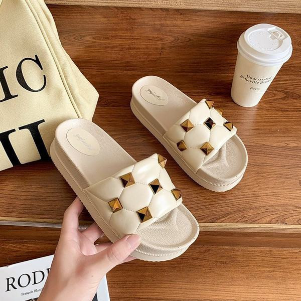 Modernas sieviešu čības ar metāla dambreti trīs krāsās