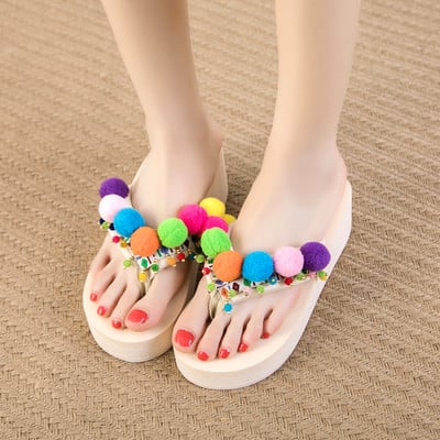 Papuci moderni de dama cu elemente 3D si platforma