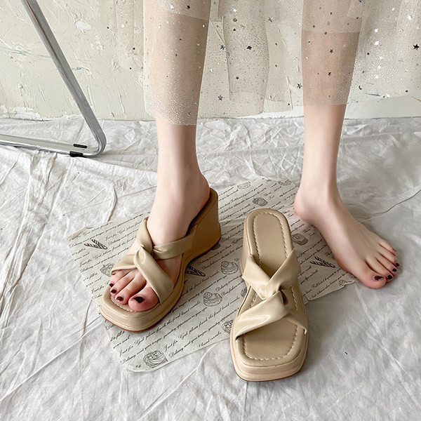 Papuci dama cu platforma de 6 cm din piele ecologica