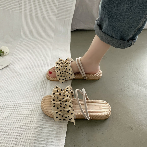 Νέο μοντέλο γυναικείες παντόφλες με επίπεδη σόλα