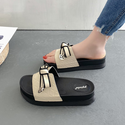 Sieviešu čības ar biezu zoli un lentīti