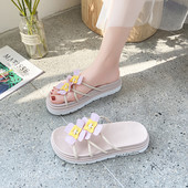 Jauns ikdienas sieviešu čību modelis ar 3D elementu un plakanu zoli