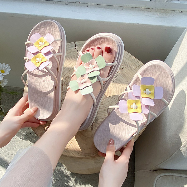 Jauns ikdienas sieviešu čību modelis ar 3D elementu un plakanu zoli