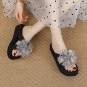 Papuci de dama actuali cu platforma de 4 cm si element 3D