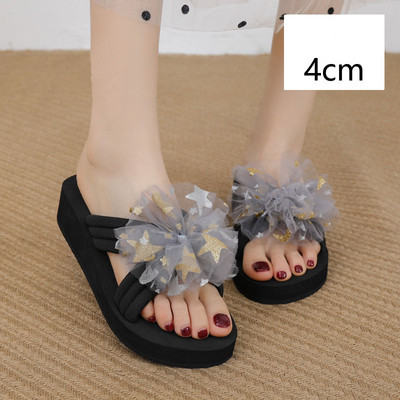 Papuci de dama actuali cu platforma de 4 cm si element 3D