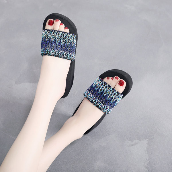 Vasaras sieviešu čības ar 6 cm platformu - vairāki modeļi