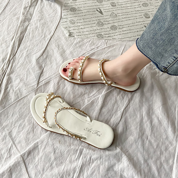 Sieviešu mākslīgās ādas čības ar metāla elementu divās krāsās