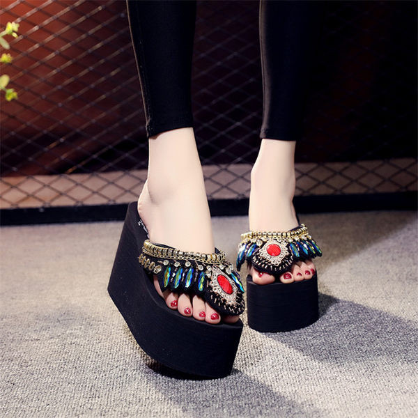 Papuci de dama intre degete cu pietre colorate