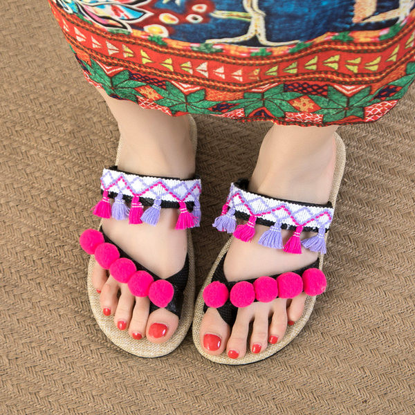 Papuci casual cu elemente 3D și talpă plată