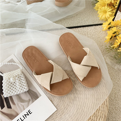 Γυναικείες παντόφλες με επίπεδη σόλα σε τρία χρώματα