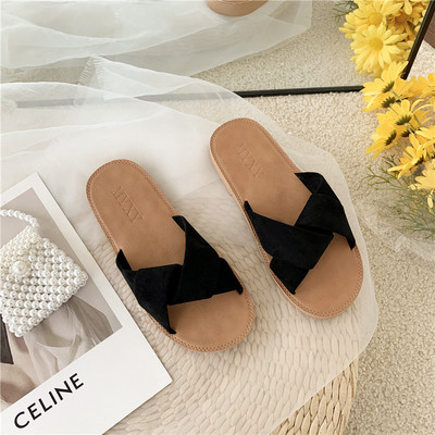 Γυναικείες παντόφλες με επίπεδη σόλα σε τρία χρώματα