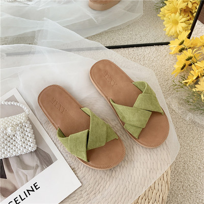 Γυναικείες παντόφλες με επίπεδη σόλα σε τρία χρώματα