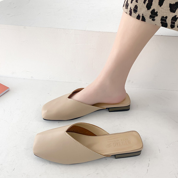 Papuci dama inchisi patrati din piele ecologica