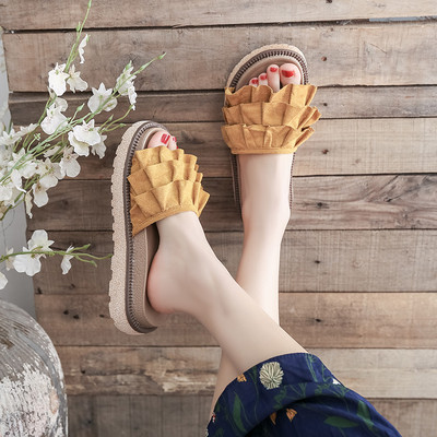 Παντόφλες casual με οικολογικές δερμάτινες με βολάν