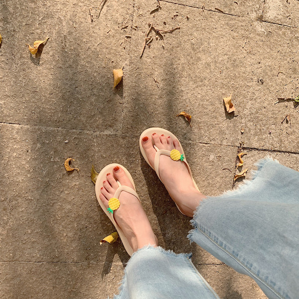 Γυναικεία καλοκαιρινά σαγιονάρες με εφαρμογή 3D