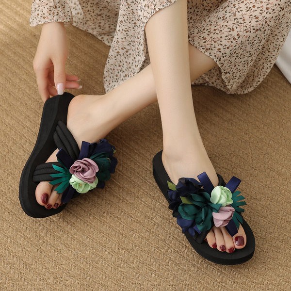 Papuci moderni de dama cu flori 3D si platforma