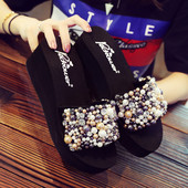 Παντόφλες casual γυναικείες με πούλιες και διακοσμητικές πέτρες