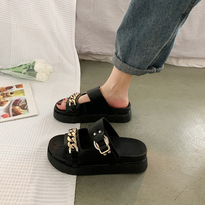 Papuci de dama din piele cu decor metalic in negru si bej