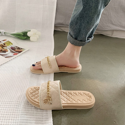 Model nou de papuci de dama cu lant metalic in doua culori