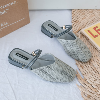 Papuci de dama inchisi cu element metalic